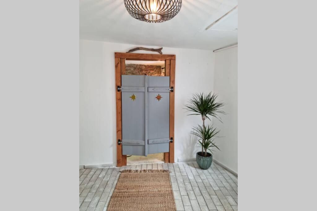 Schoene Ferienwohnung Mit Kamin Neustadt an der Weinstraße Extérieur photo