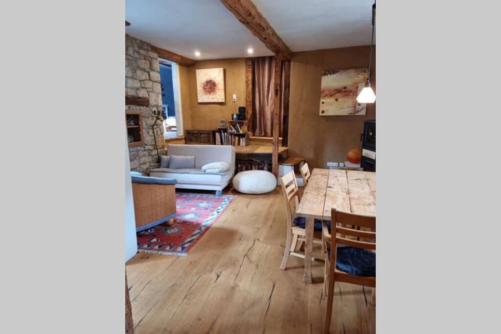 Schoene Ferienwohnung Mit Kamin Neustadt an der Weinstraße Extérieur photo